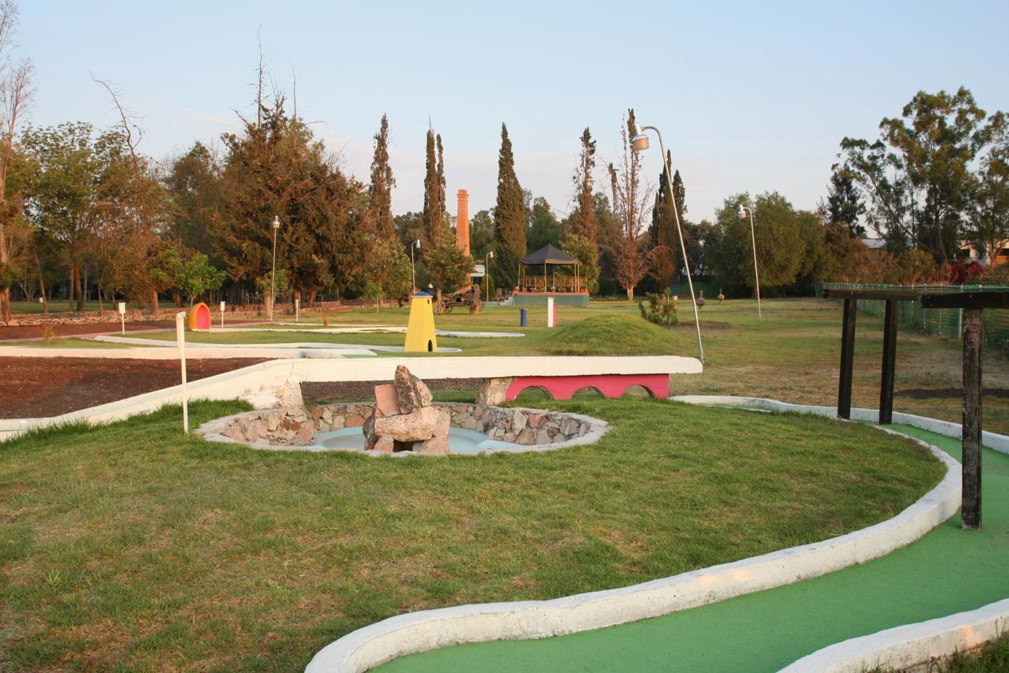 Hacienda Jurica By Brisas Hotell Querétaro Eksteriør bilde Mini golf in Argentina